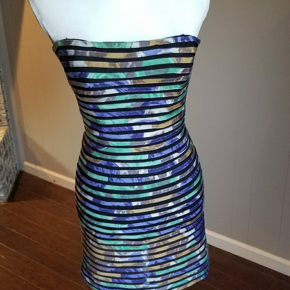 BCBGMaxAzria Dresses & Skirts - Strapless multicolored dress
